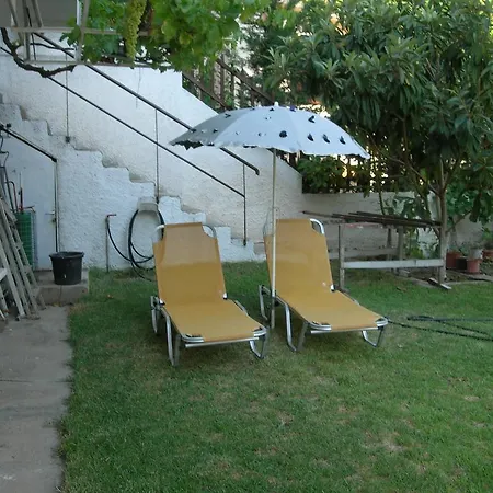 Apartment Next To The Sea In Poseidonia Posidhonía Exterior photo